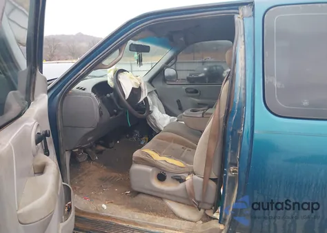 2001 Ford F150 z USA, uszkodzony, nr VIN 1FTZX17201NA85457